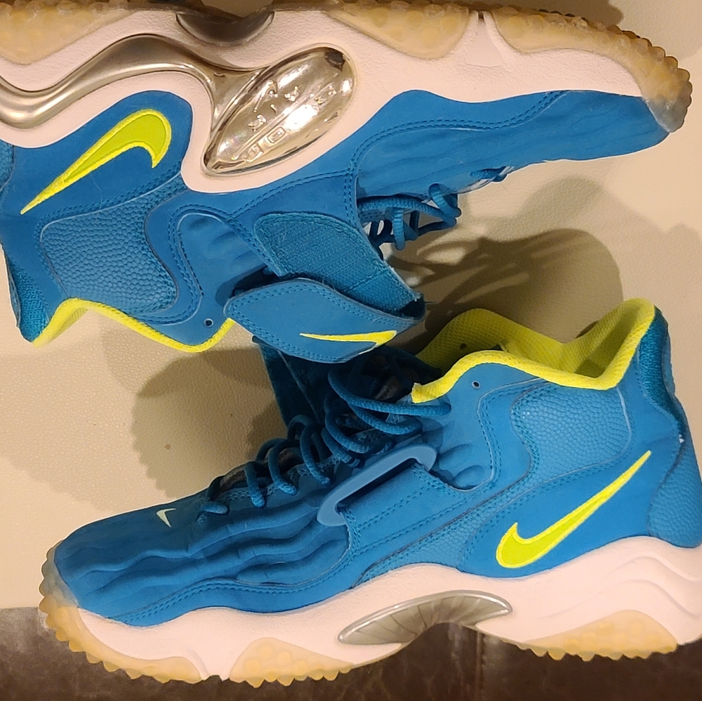 Nike air zoom turf 97 size 9